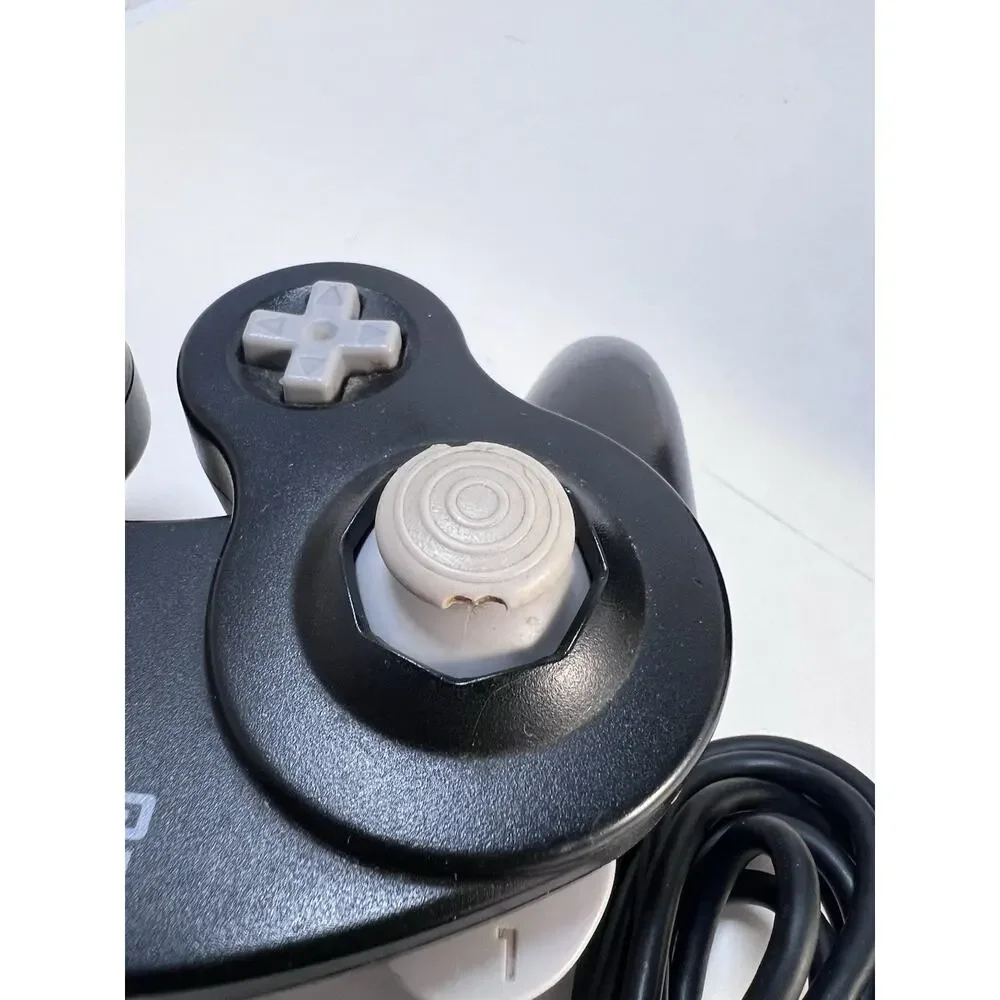 GameCube Black Console (DOL-001) 1 OEM Controllers, Power Cord, AV Cable - EUC
